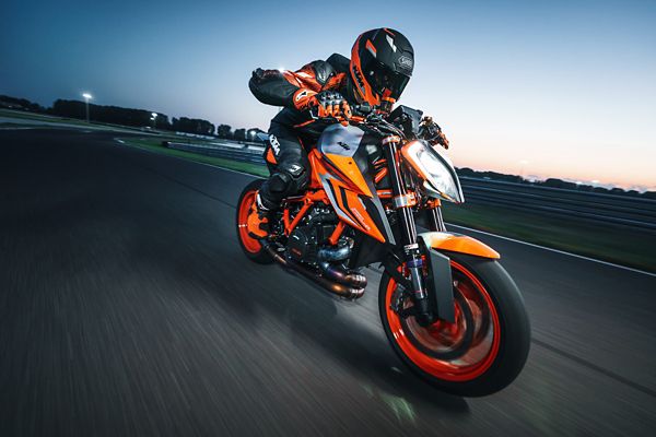 【新品・未使用・限定品】D8 dmc|888 KTM.モデル burn 新品・未使用・限定品】D8 dmc|888 KTM モデル burn｜Yahoo